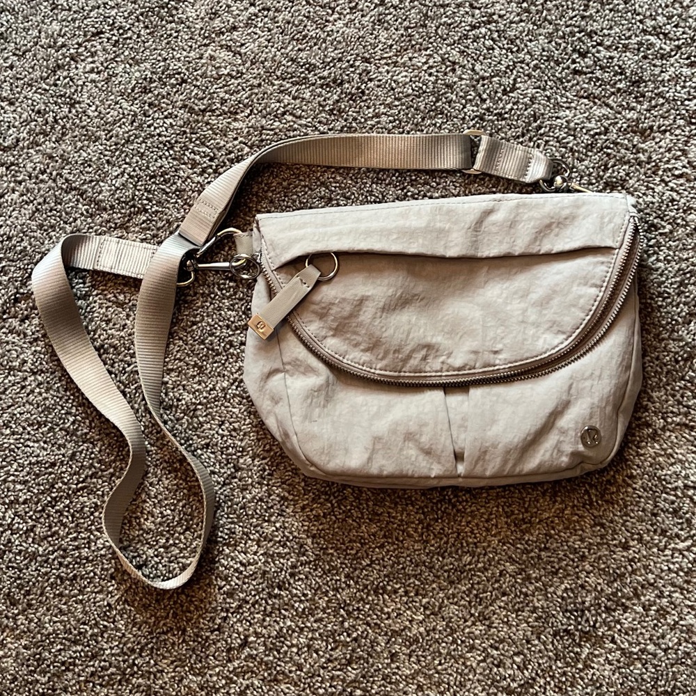 Lululemon cross body purse